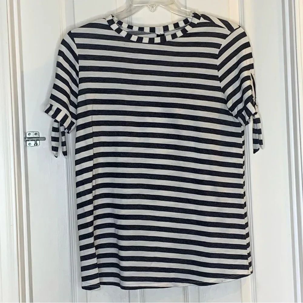 Agnes & Dora Black and White Striped stop Size XL Arm Tie Accent